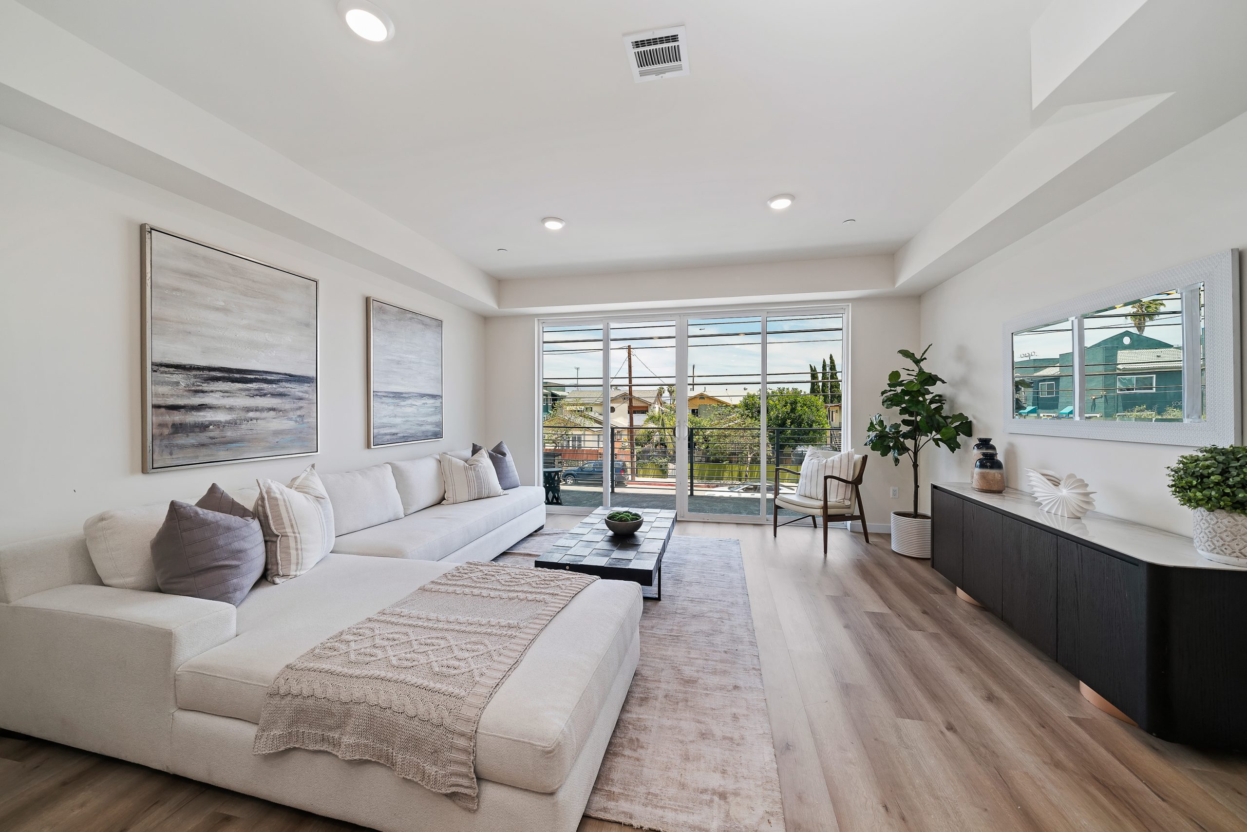 204 livingroom
